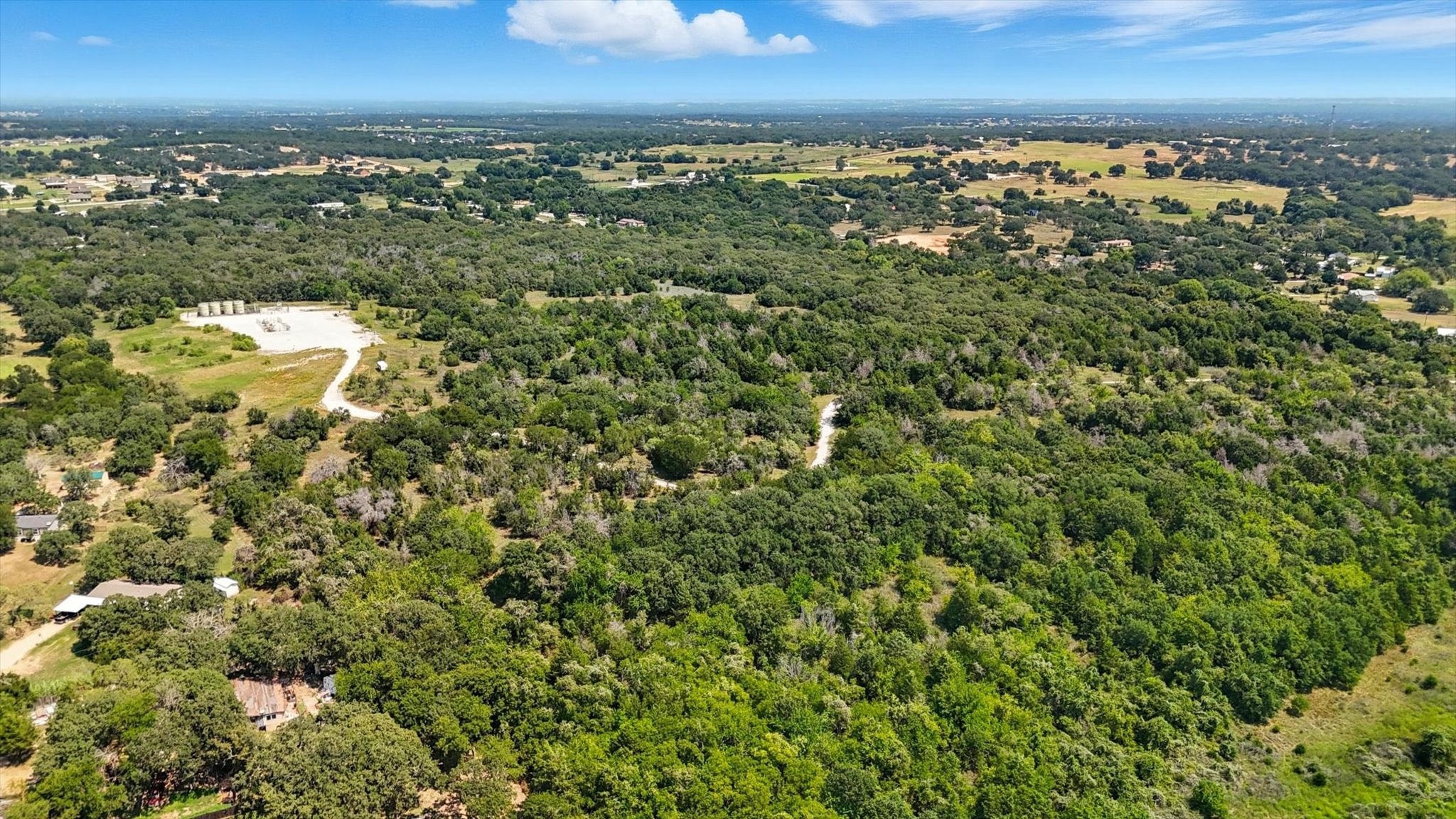 Property photo 03 of 1000 W. White Dove Street, Azle, TX 76020 | MLS #21047575