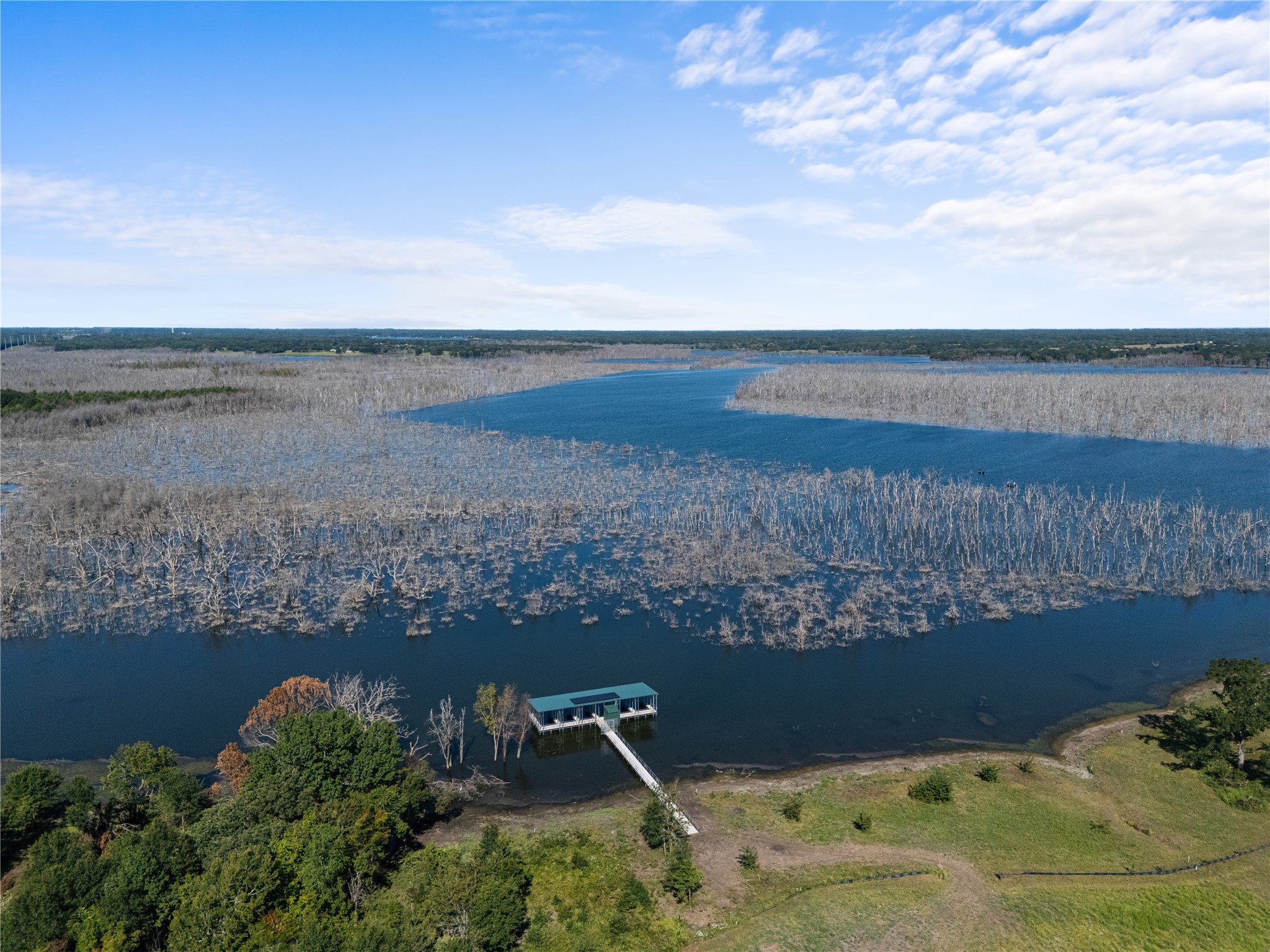 Property photo 01 of 390 Waters Edge Way Dodd, City, TX 75438 | MLS #21048790