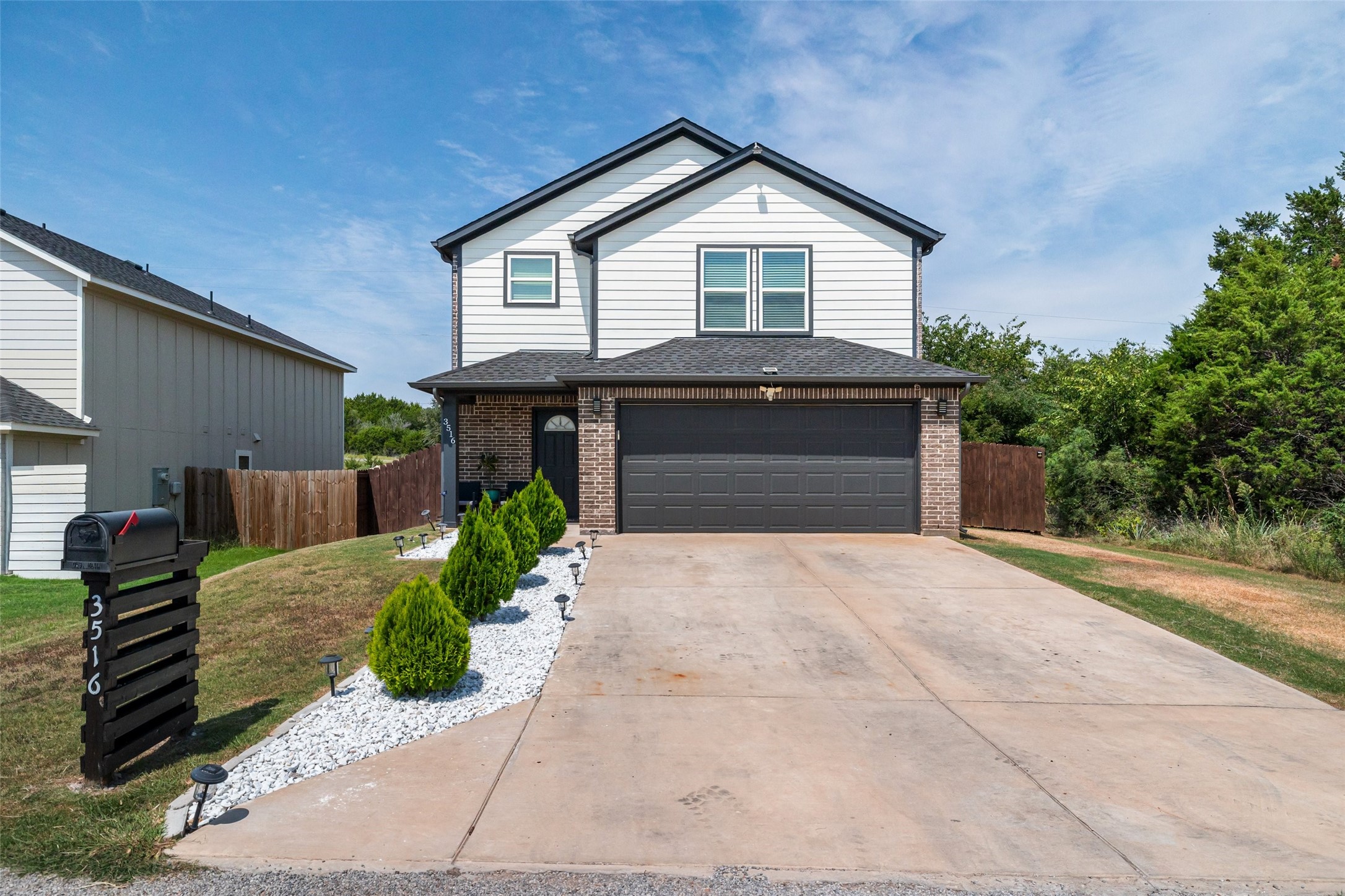Property photo 02 of 3516 Mulberry Drive, Granbury, TX 76048 | MLS #21053246
