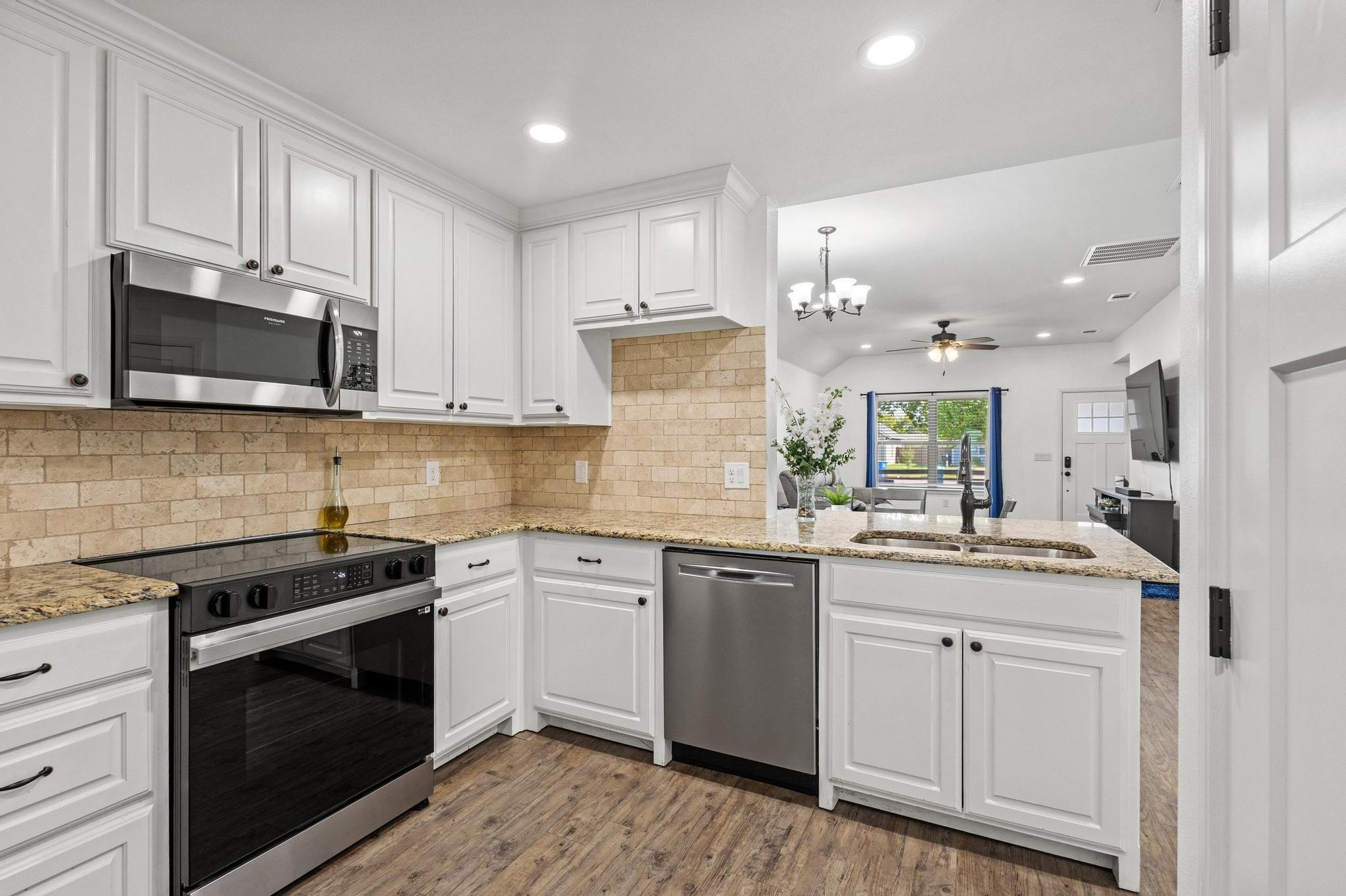 1031 W Gandy Street, Denison, TX, 75020