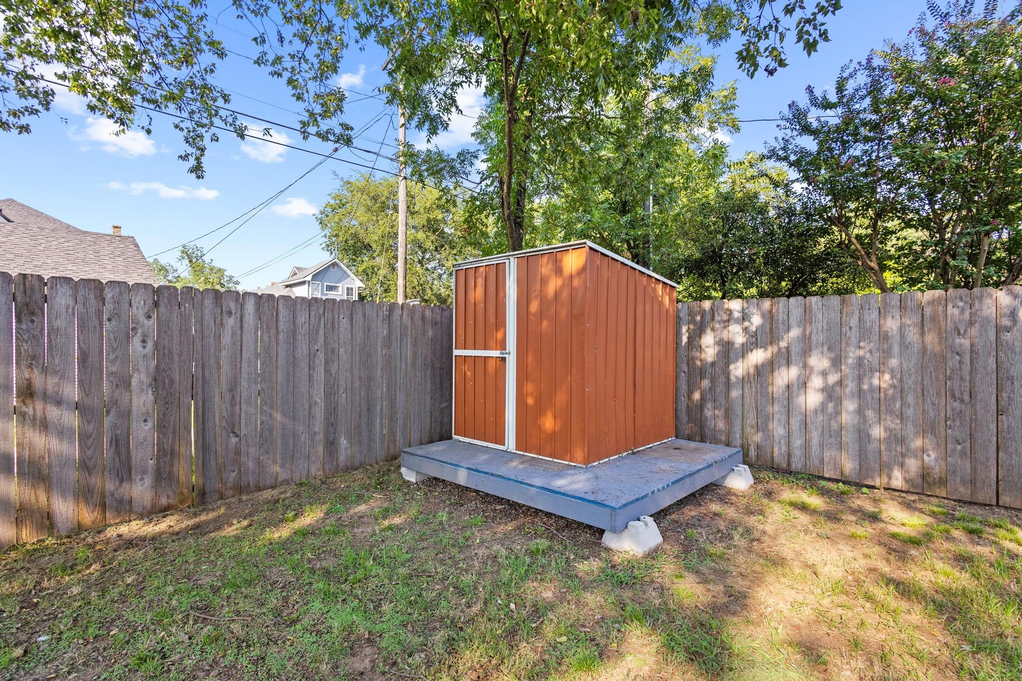 1031 W Gandy Street, Denison, TX, 75020