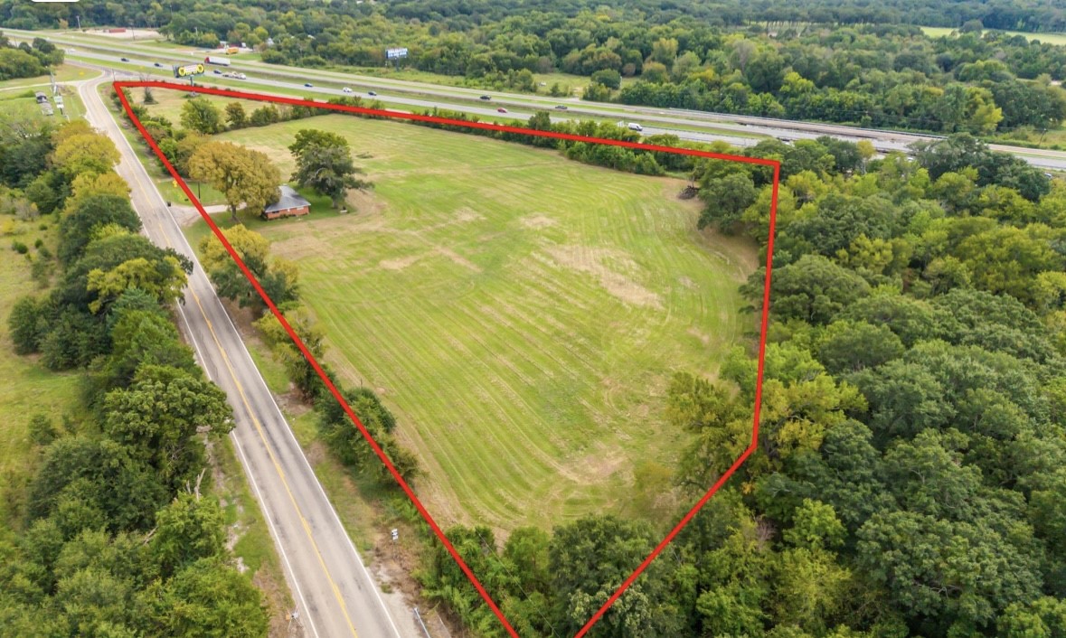 Property photo 01 of 1949 Fm 499, Greenville, TX 75401 | MLS #21054379