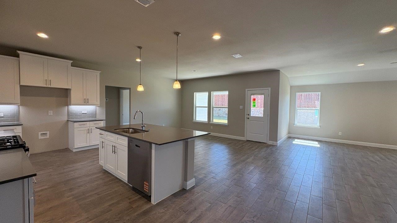 4213 CORNERSTONE Circle, Granbury, TX, 76048