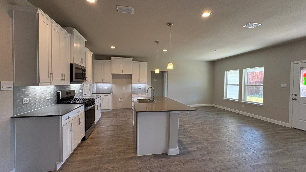 4213 CORNERSTONE Circle, Granbury, TX, 76048