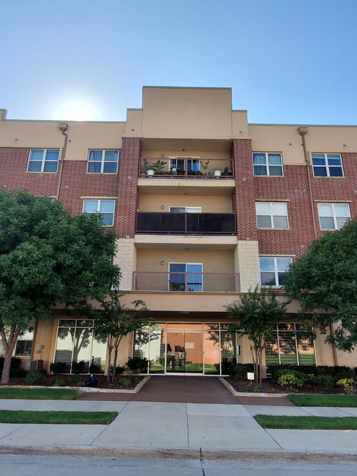 Property photo 02 of 1100 W Trinity Mills Road UNIT 3032, Carrollton, TX 75006 | MLS #21056271