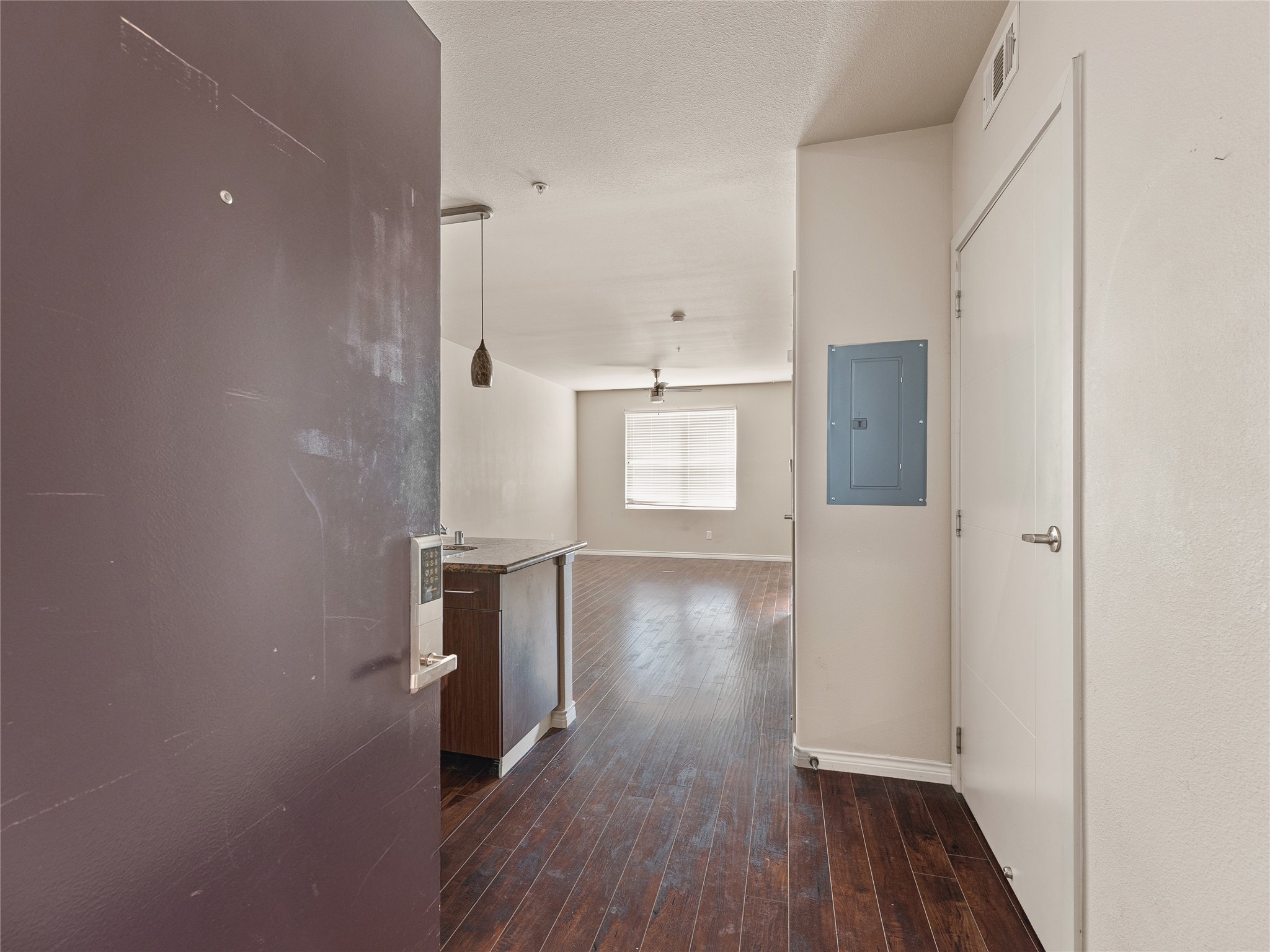 Property photo 03 of 1100 W Trinity Mills Road UNIT 3032, Carrollton, TX 75006 | MLS #21056271