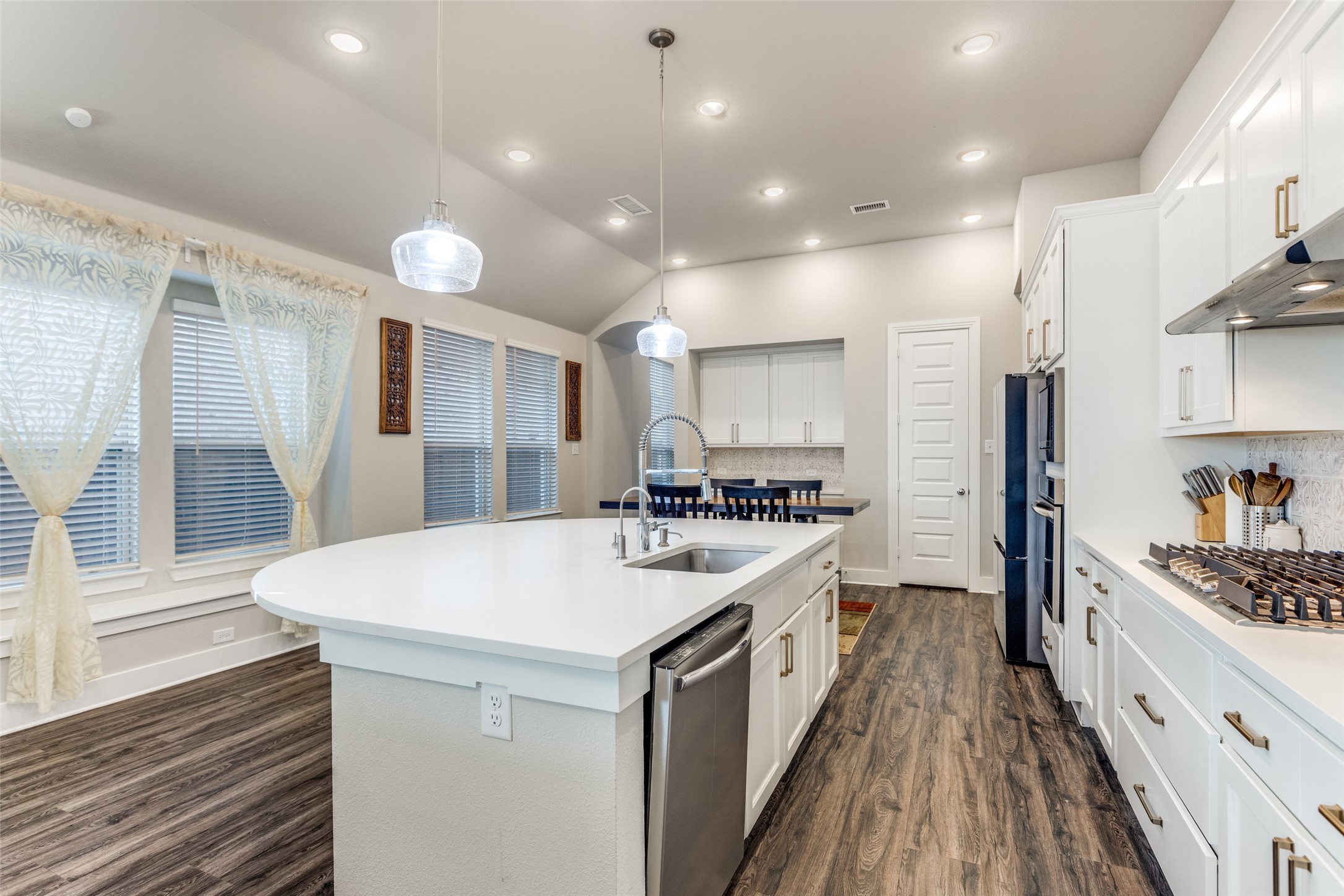 1904 Dappled Grey Avenue, Aubrey, TX, 76227
