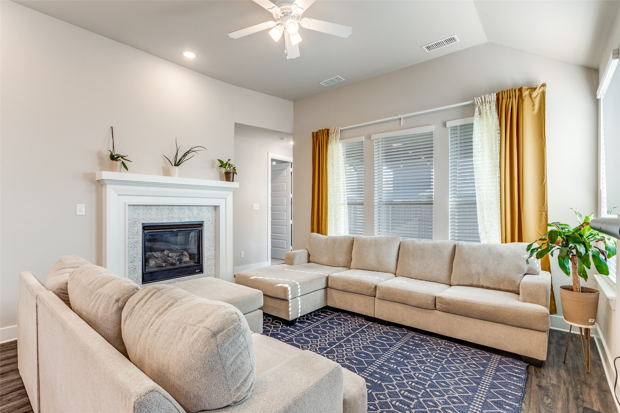 1904 Dappled Grey Avenue, Aubrey, TX, 76227