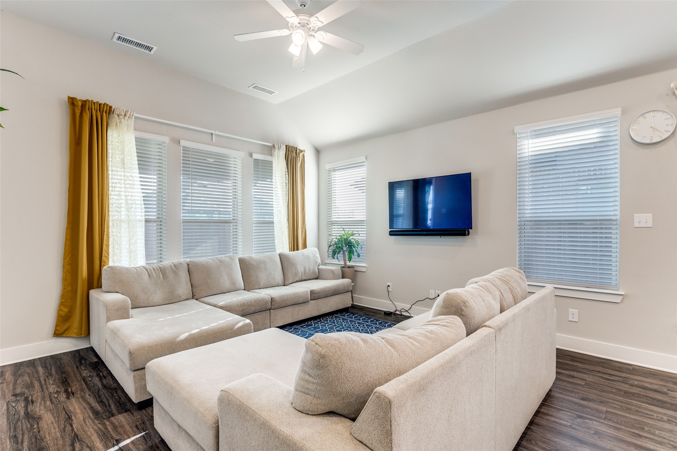1904 Dappled Grey Avenue, Aubrey, TX, 76227