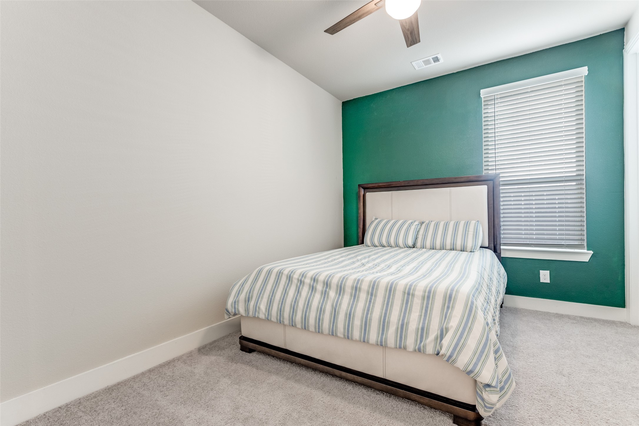 1904 Dappled Grey Avenue, Aubrey, TX, 76227