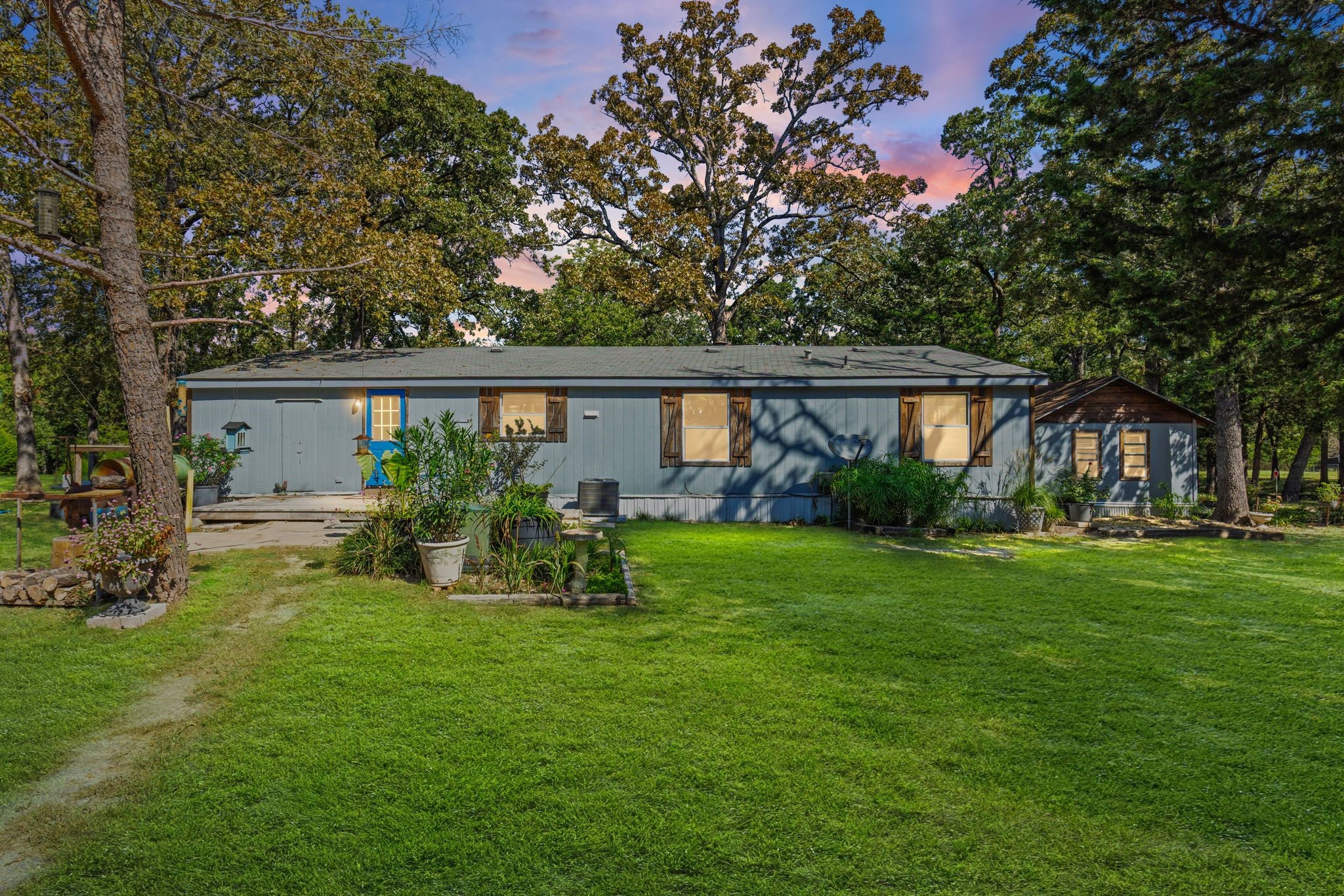 Property photo 01 of 8324 Big Oaks, Quinlan, TX 75474 | MLS #21058726
