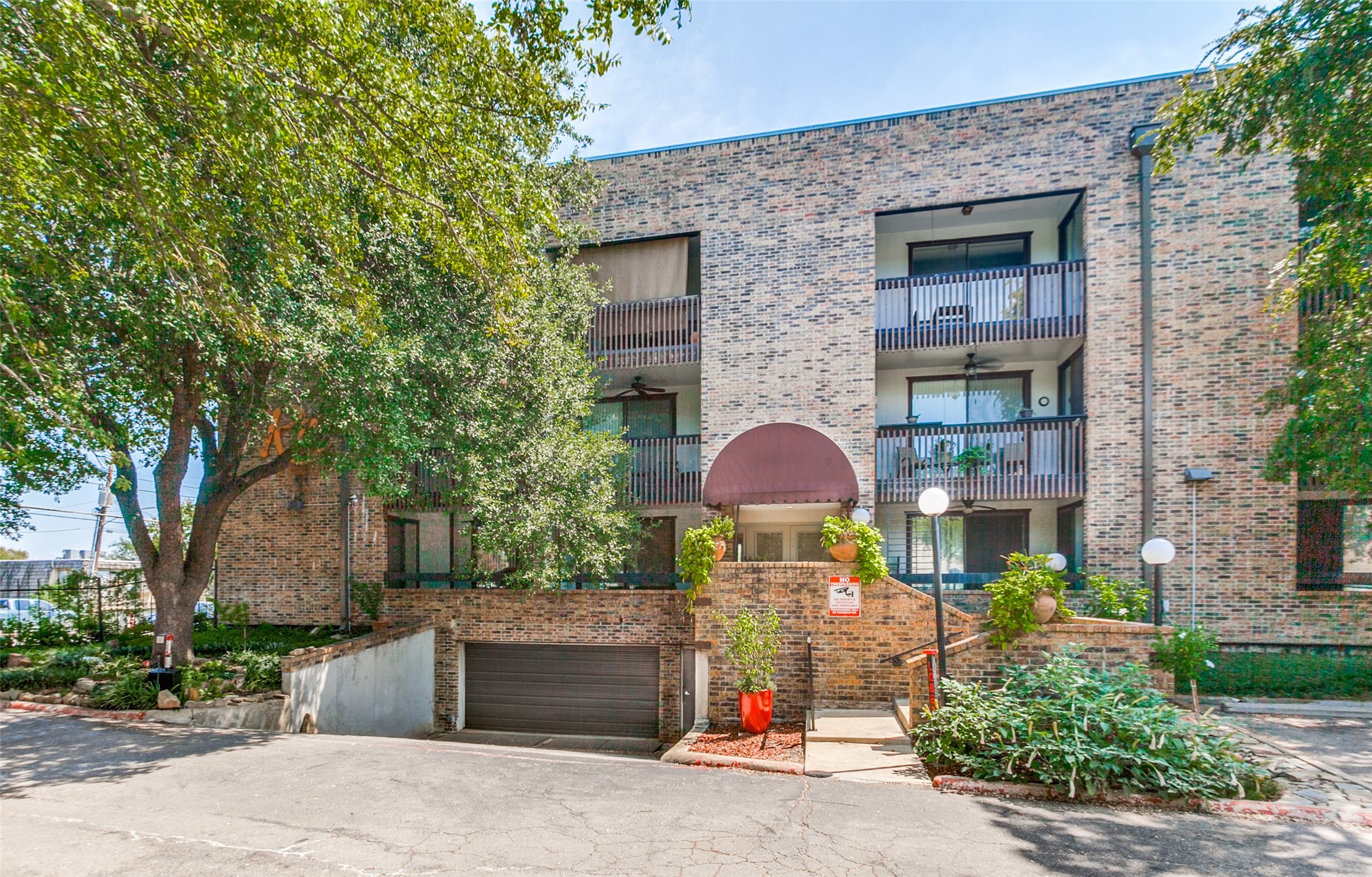 Property photo 02 of 6122 Ridgecrest Road UNIT 2007, Dallas, TX 75231 | MLS #21059701