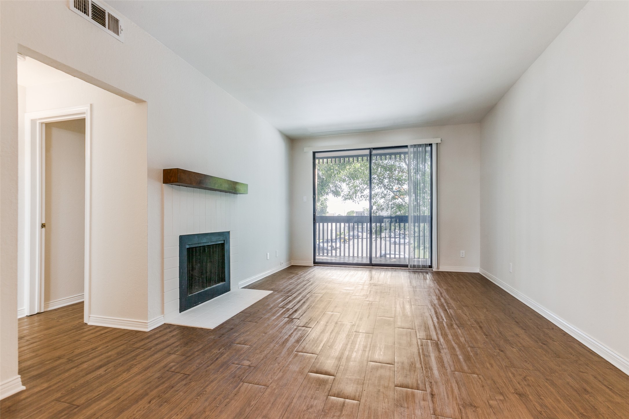 Property photo 04 of 6122 Ridgecrest Road UNIT 2007, Dallas, TX 75231 | MLS #21059701