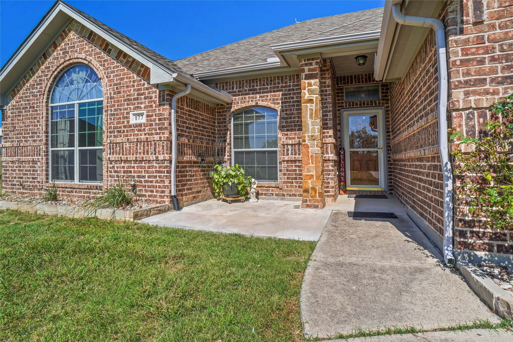 Property photo 04 of 177 Lost Oak Drive, Azle, TX 76020 | MLS #21059733