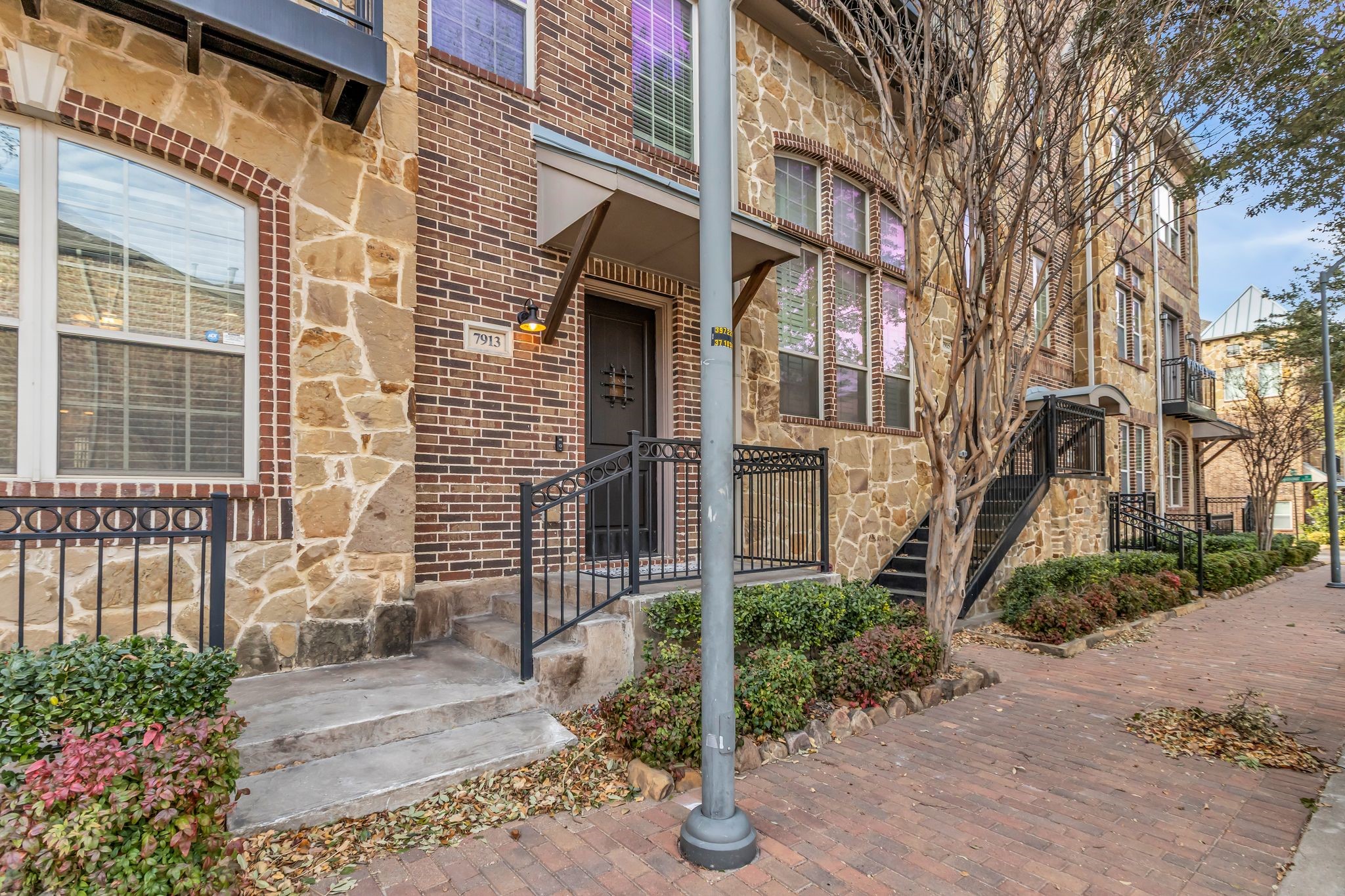 Property photo 02 of 7913 Osborn Parkway, Plano, TX 75024 | MLS #21060171