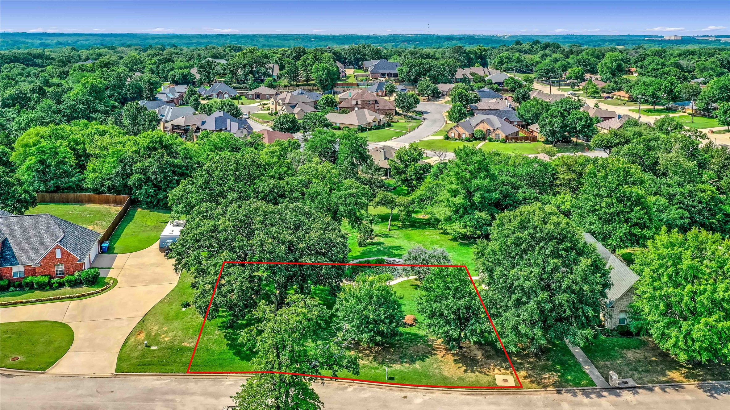 Property photo 02 of 2108 Turtlecreek, Denison, TX 75020 | MLS #21063955
