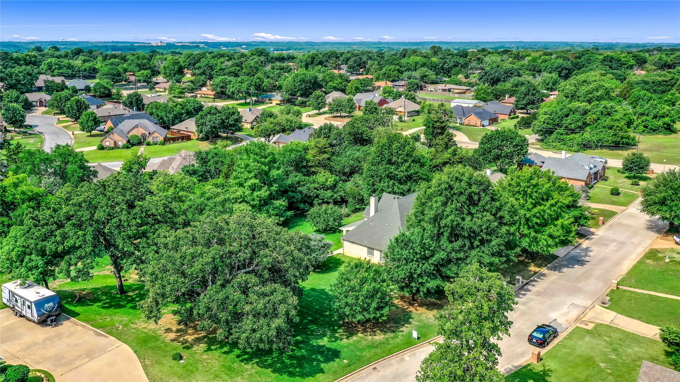 Property photo 04 of 2108 Turtlecreek, Denison, TX 75020 | MLS #21063955