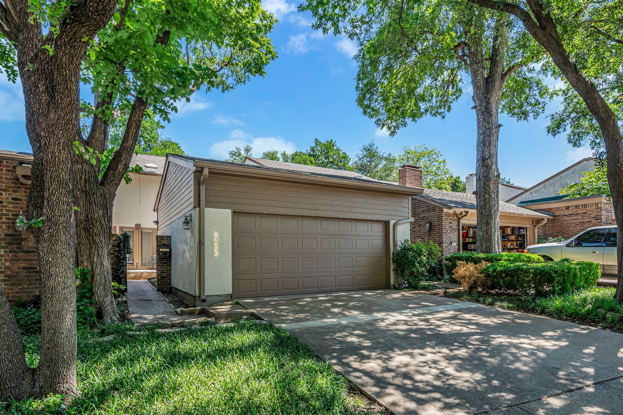 Property photo 01 of 6433 Southpoint Drive, Dallas, TX 75248 | MLS #21069797