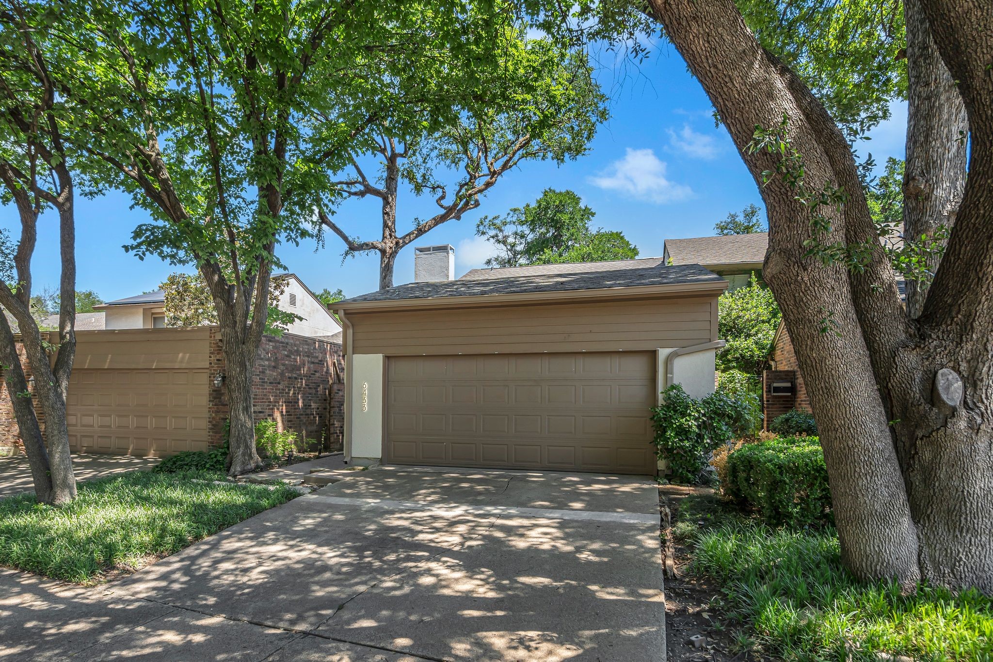 Property photo 02 of 6433 Southpoint Drive, Dallas, TX 75248 | MLS #21069797