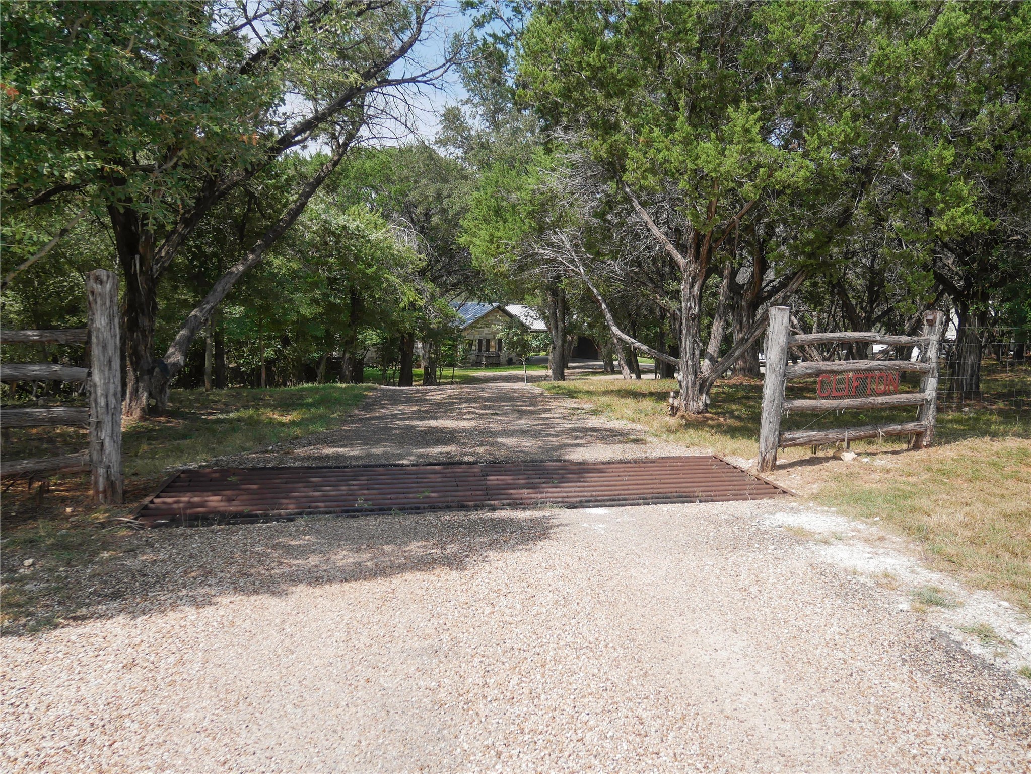 Property photo 04 of 395 County Road 2530, Meridian, TX 76665 | MLS #21073127