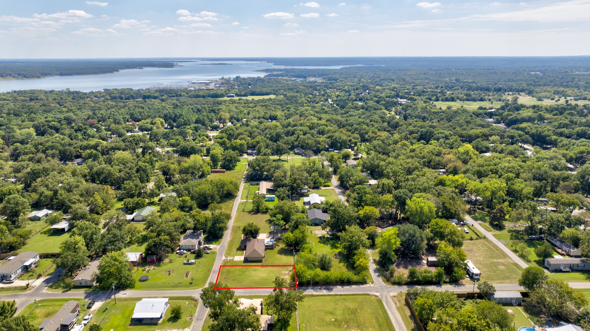Property photo 01 of 355 Old Shawnee Trail Drive, Gordonville, TX 76245 | MLS #21073897