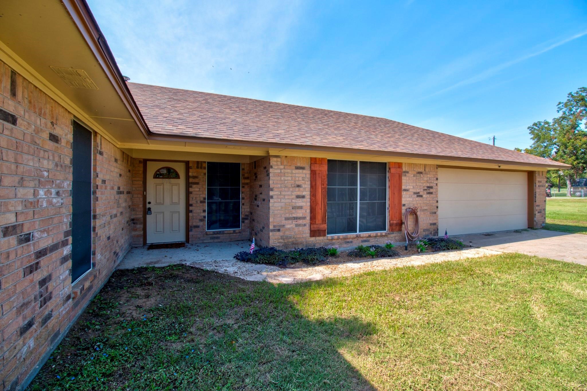 373 Old Shawnee Trail Drive, Gordonville, TX, 76245