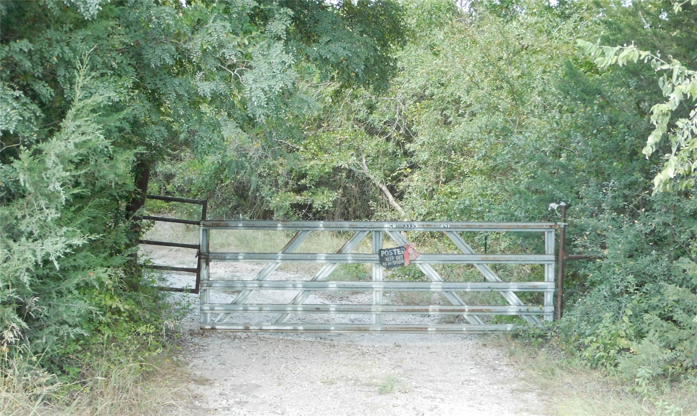 Property photo 01 of 451 HCR3335 Road, Hubbard, TX 76648 | MLS #21076870