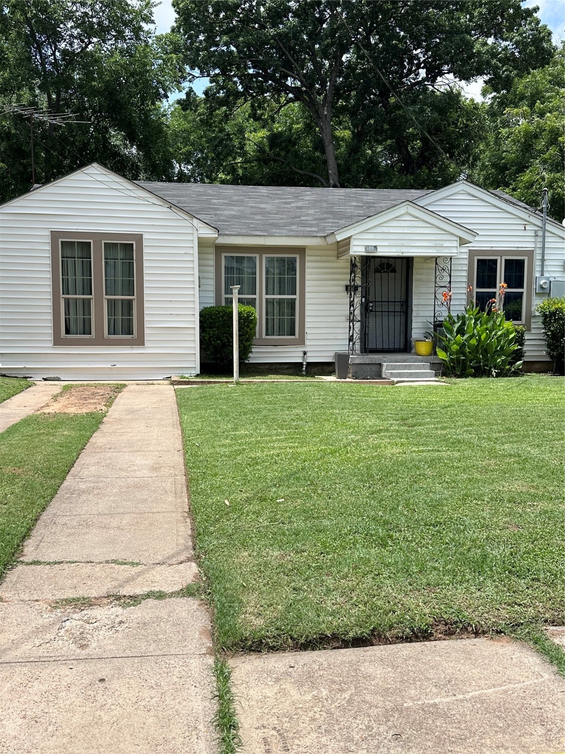 Property photo 01 of 3115 Bertrand Avenue, Dallas, TX 75215 | MLS #21076894
