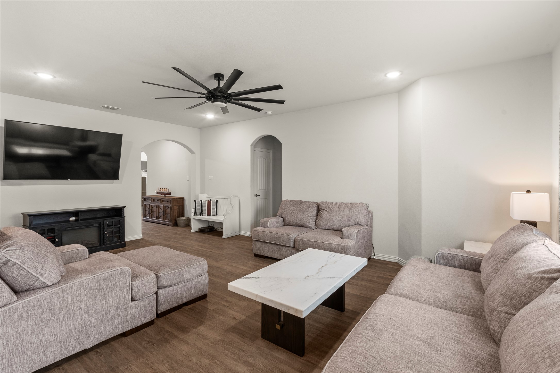 Property photo 03 of 115 Oak Springs Loop, Mabank, TX 75147 | MLS #21076917