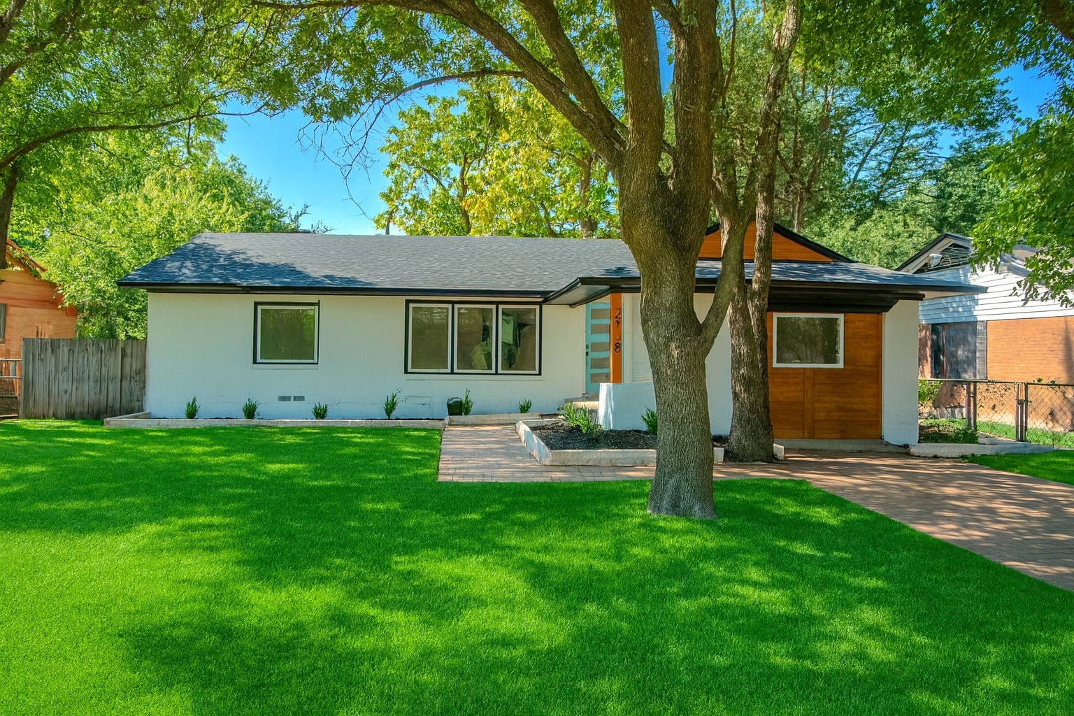 Property photo 01 of 2108 Blake Avenue, Dallas, TX 75228 | MLS #21077815