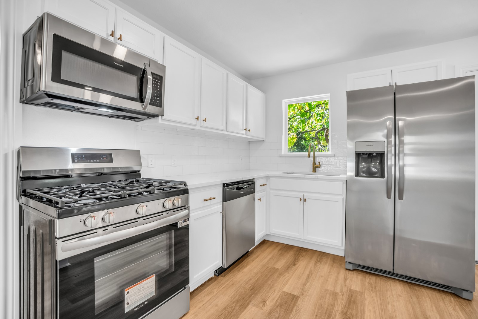 Property photo 04 of 2108 Blake Avenue, Dallas, TX 75228 | MLS #21077815