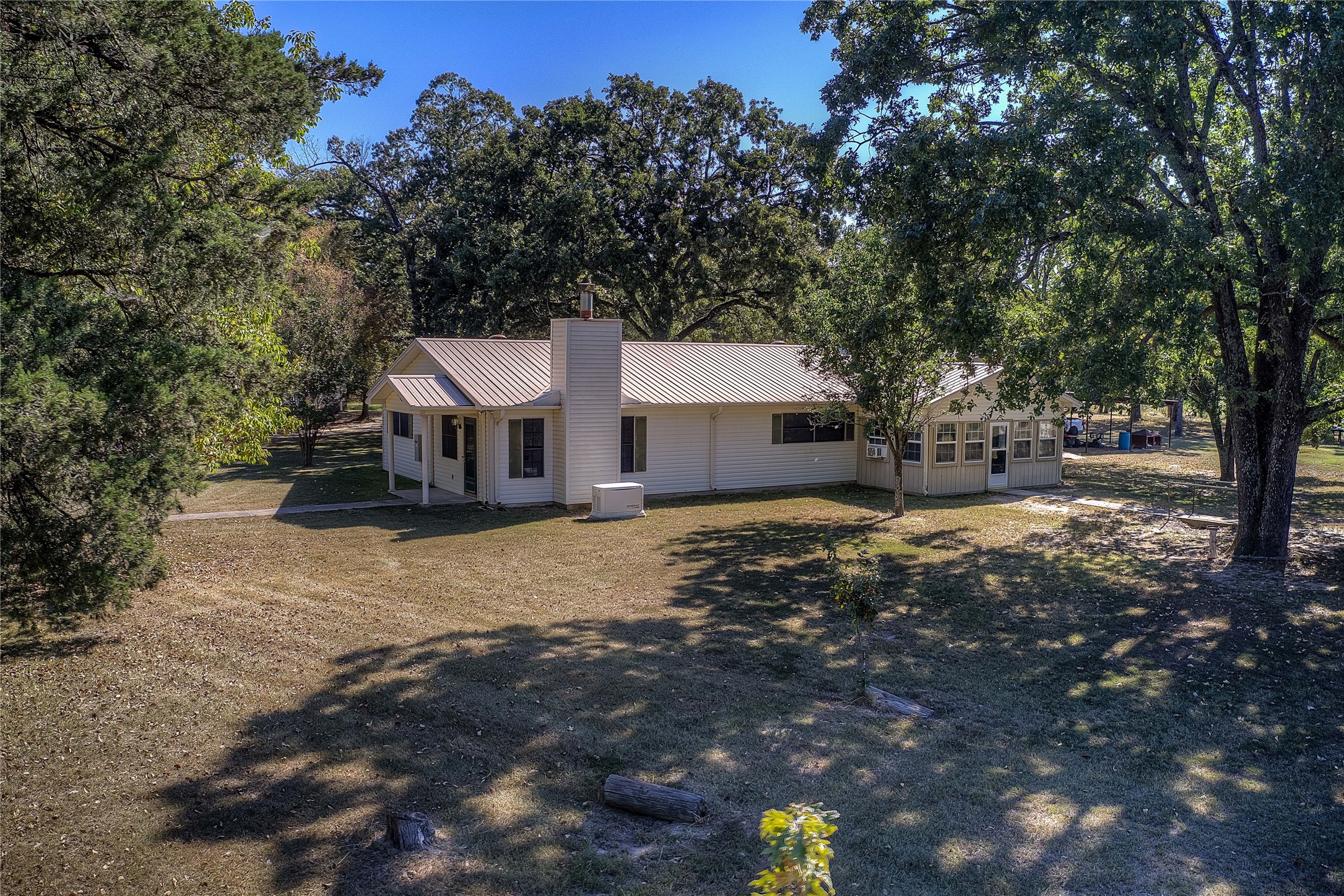 Property photo 02 of 331 County Road 1887, Yantis, TX 75497 | MLS #21080562