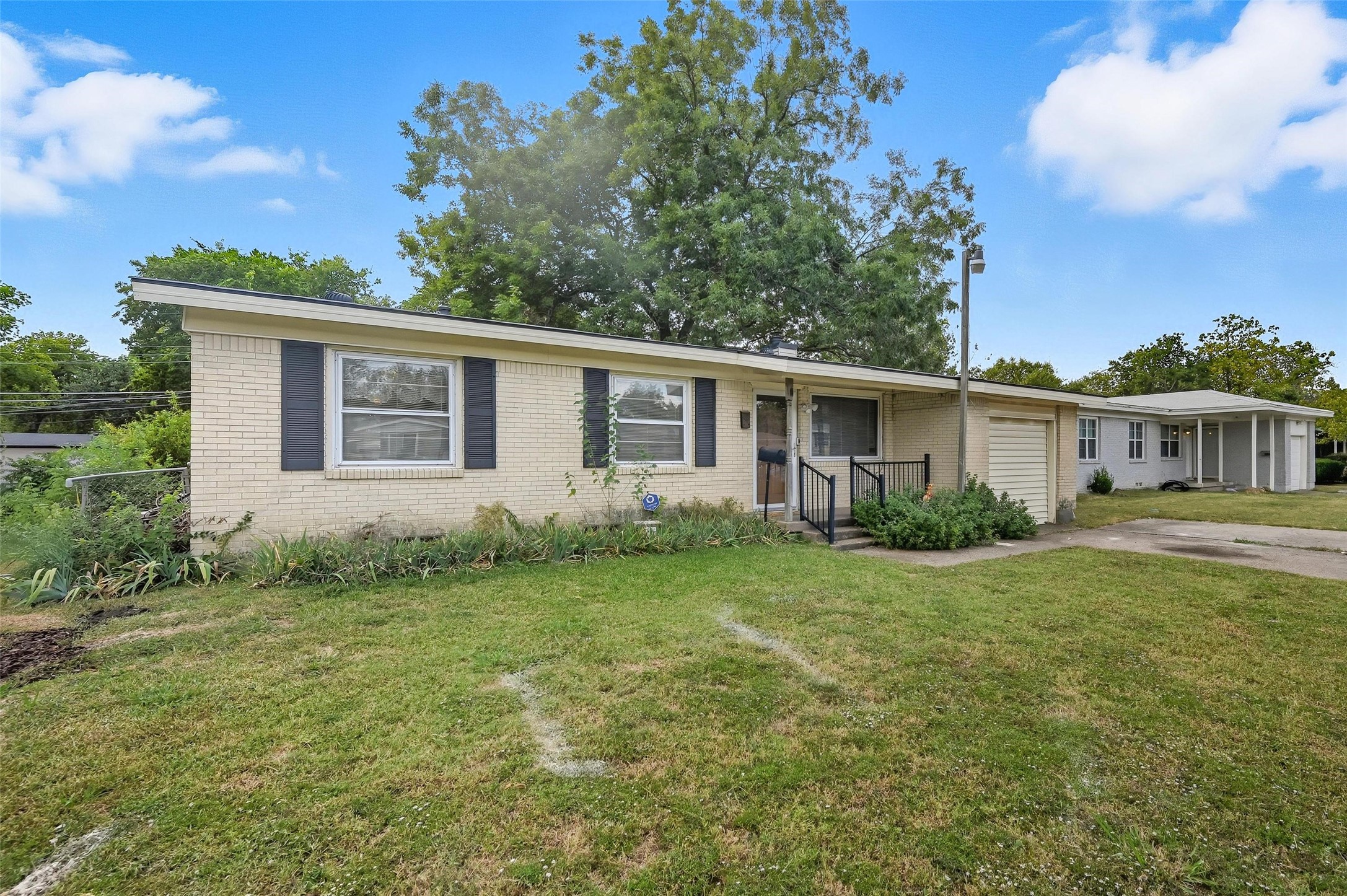 Property photo 02 of 3130 Healey Drive, Dallas, TX 75228 | MLS #21080601