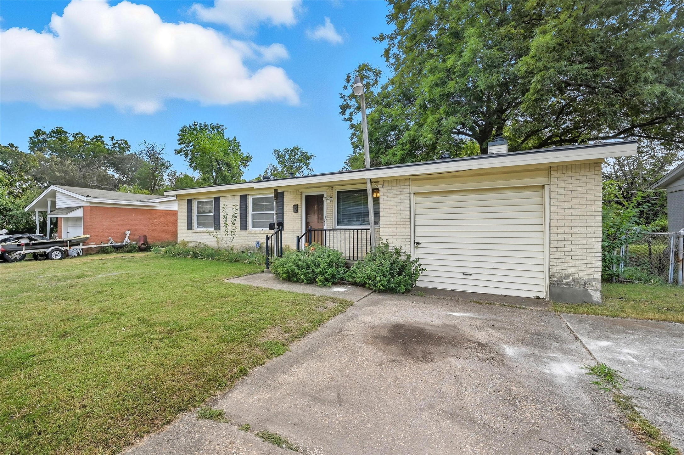 Property photo 03 of 3130 Healey Drive, Dallas, TX 75228 | MLS #21080601
