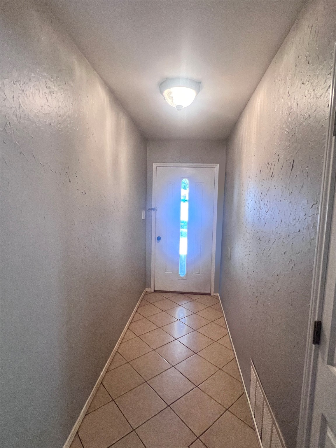 Property photo 02 of 1321 Fairway Drive, Graham, TX 76450 | MLS #21082809