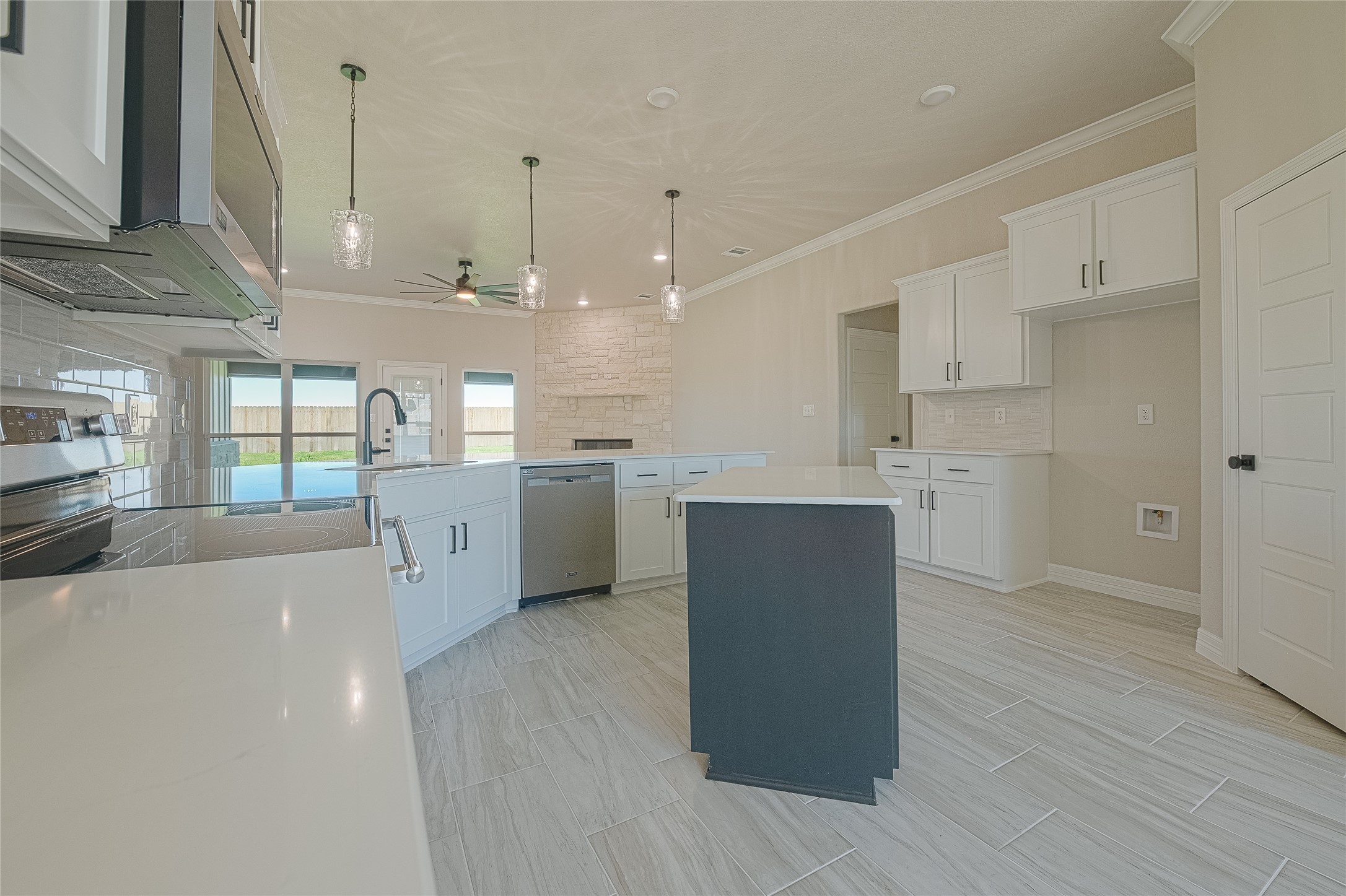 1321 Red Rock Road, Hewitt, TX, 76643