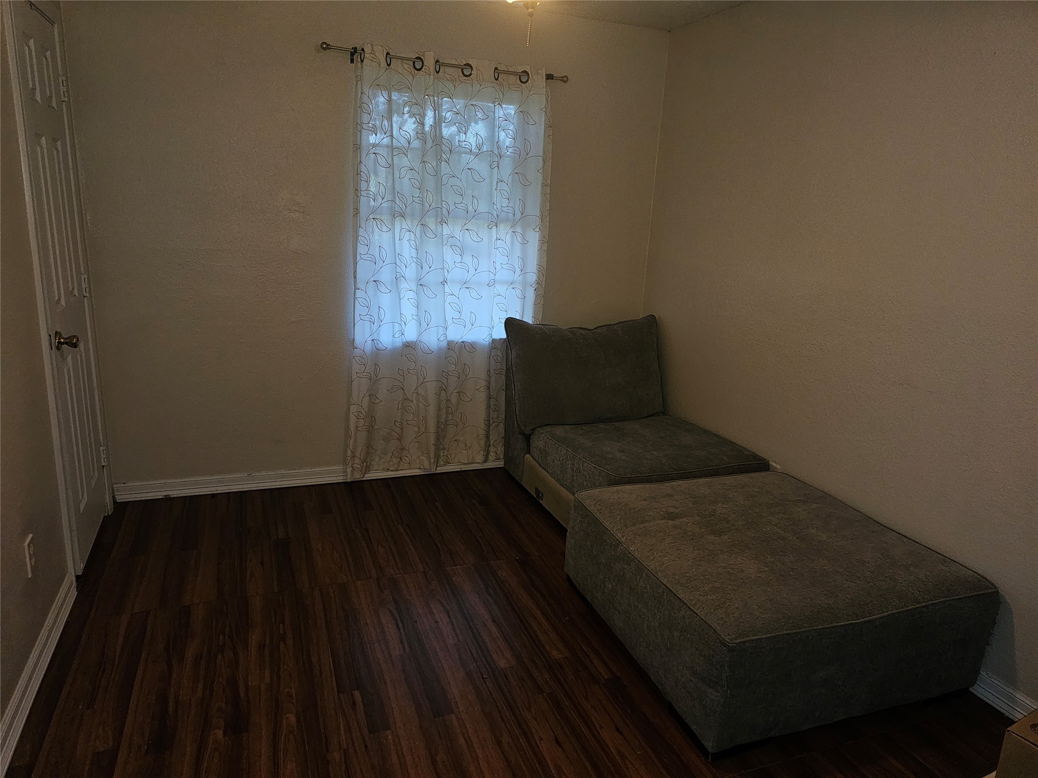 Property photo 02 of 3859 Basswood Drive, Dallas, TX 75241 | MLS #21082944