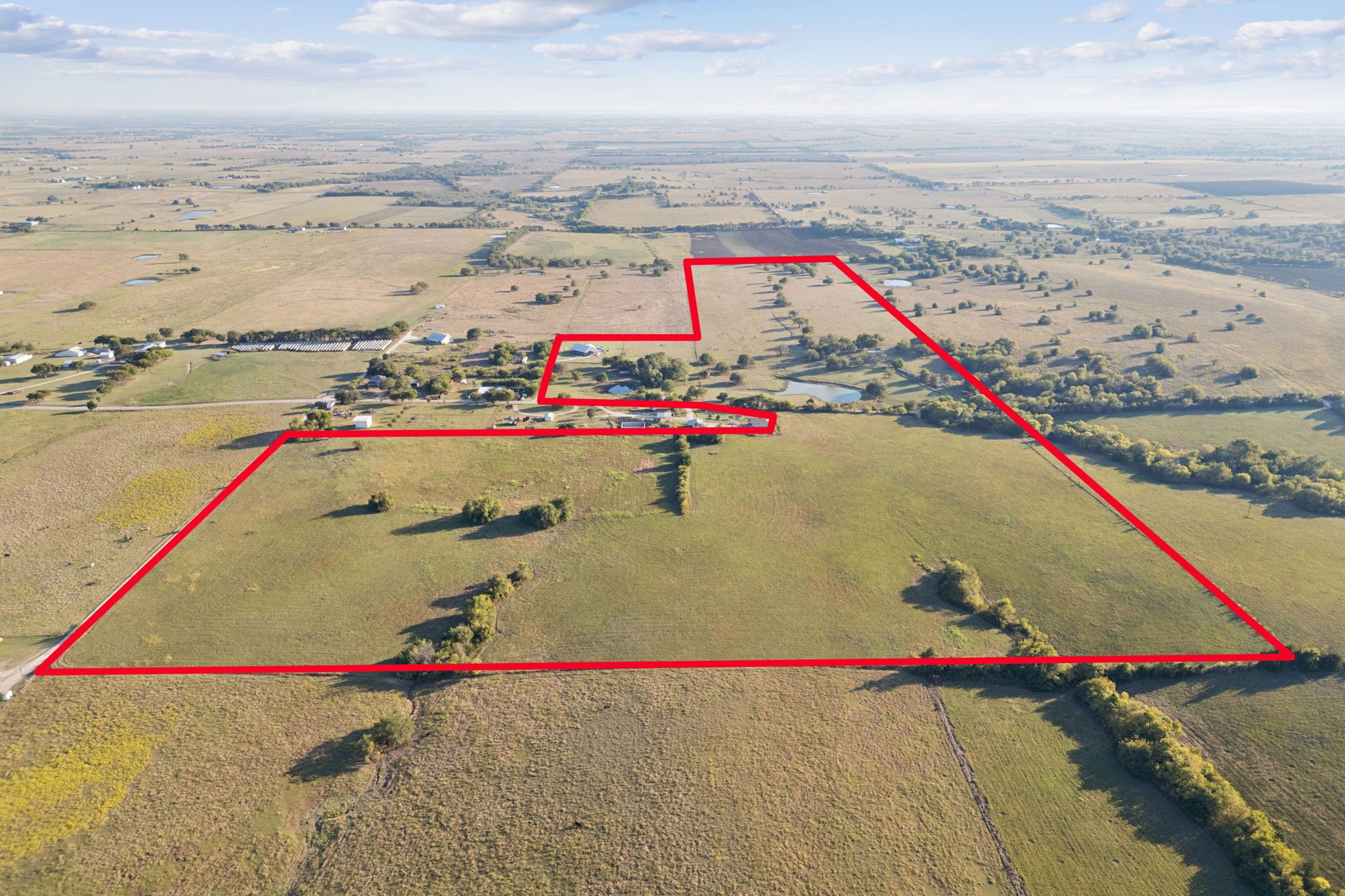 Property photo 02 of 1258 County Road 352 Road, Gainesville, TX 76240 | MLS #21083044