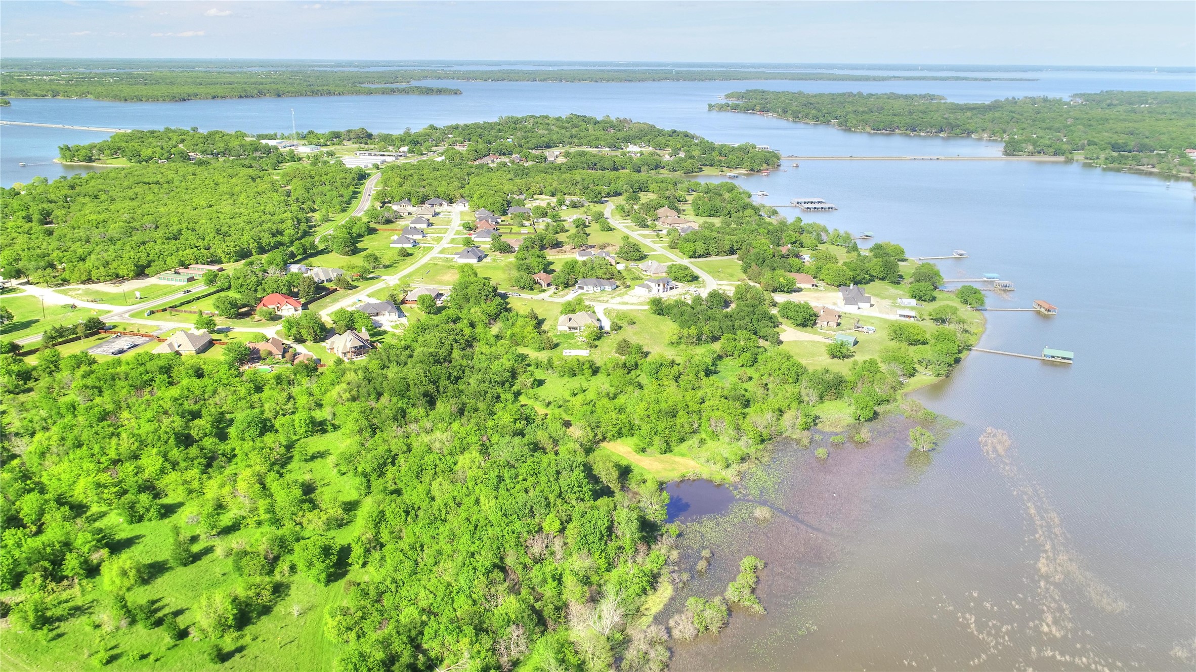 Property photo 02 of 10560 Lago Vista, Quinlan, TX 75474 | MLS #21083891