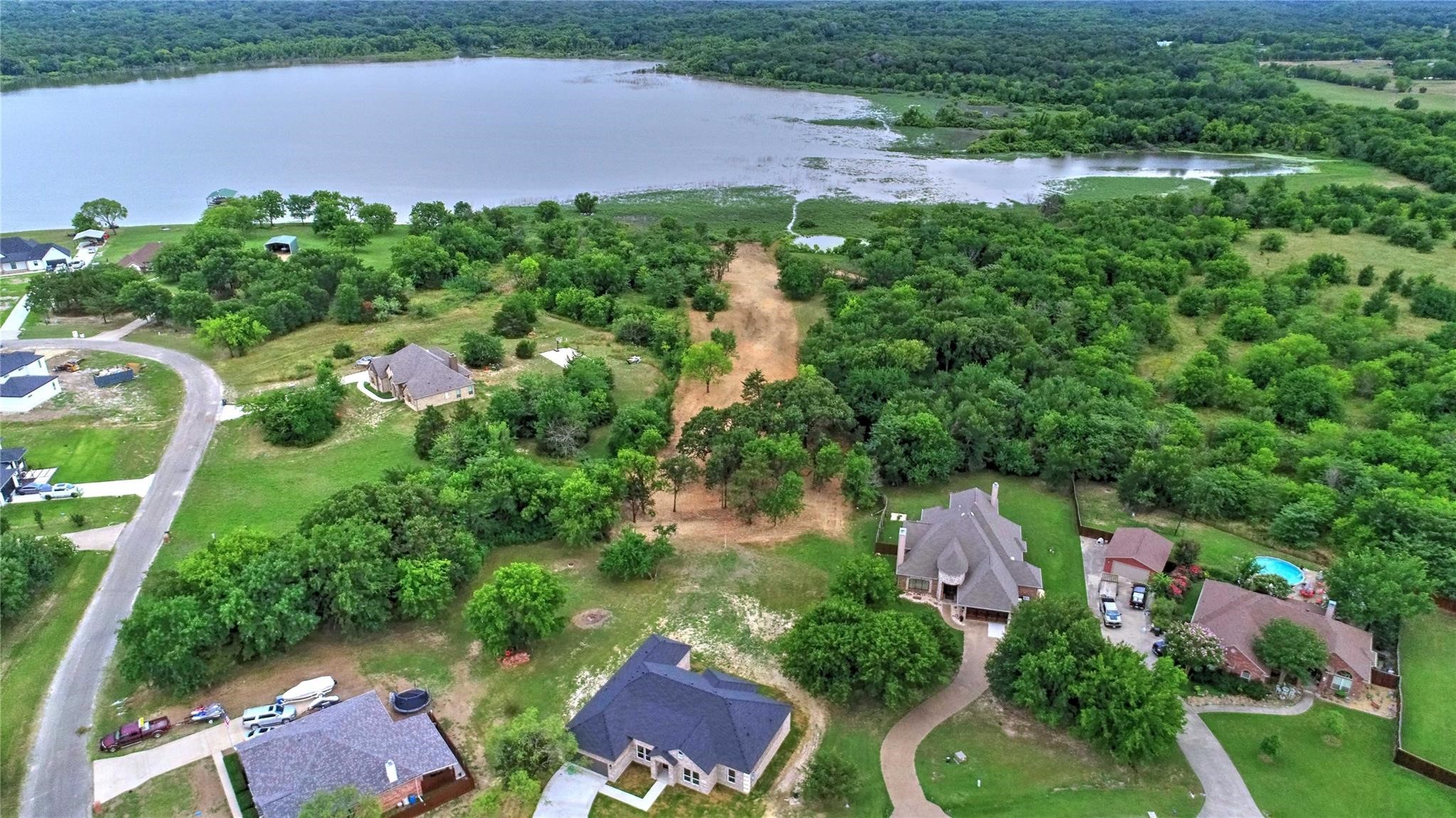 Property photo 03 of 10560 Lago Vista, Quinlan, TX 75474 | MLS #21083891