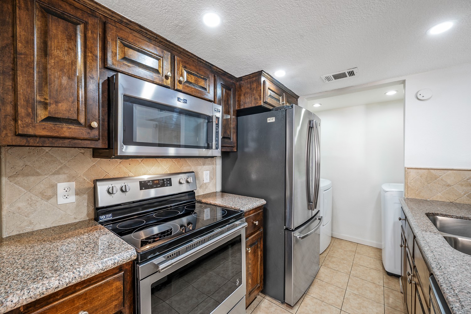 1837 Amber Lane, Carrollton, TX, 75007