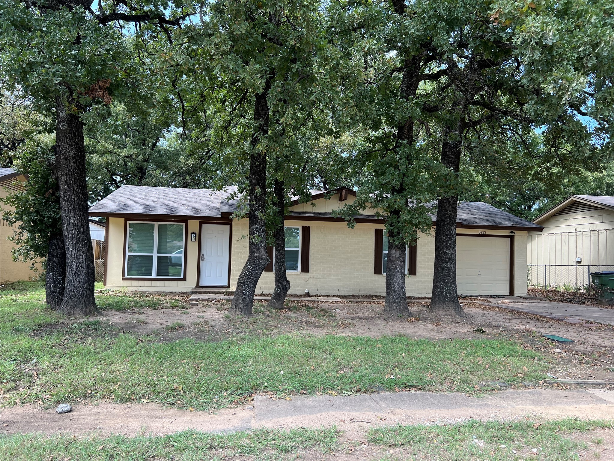 Property photo 01 of 3221 Forestdale Lane Balch, Springs, TX 75180 | MLS #21084455