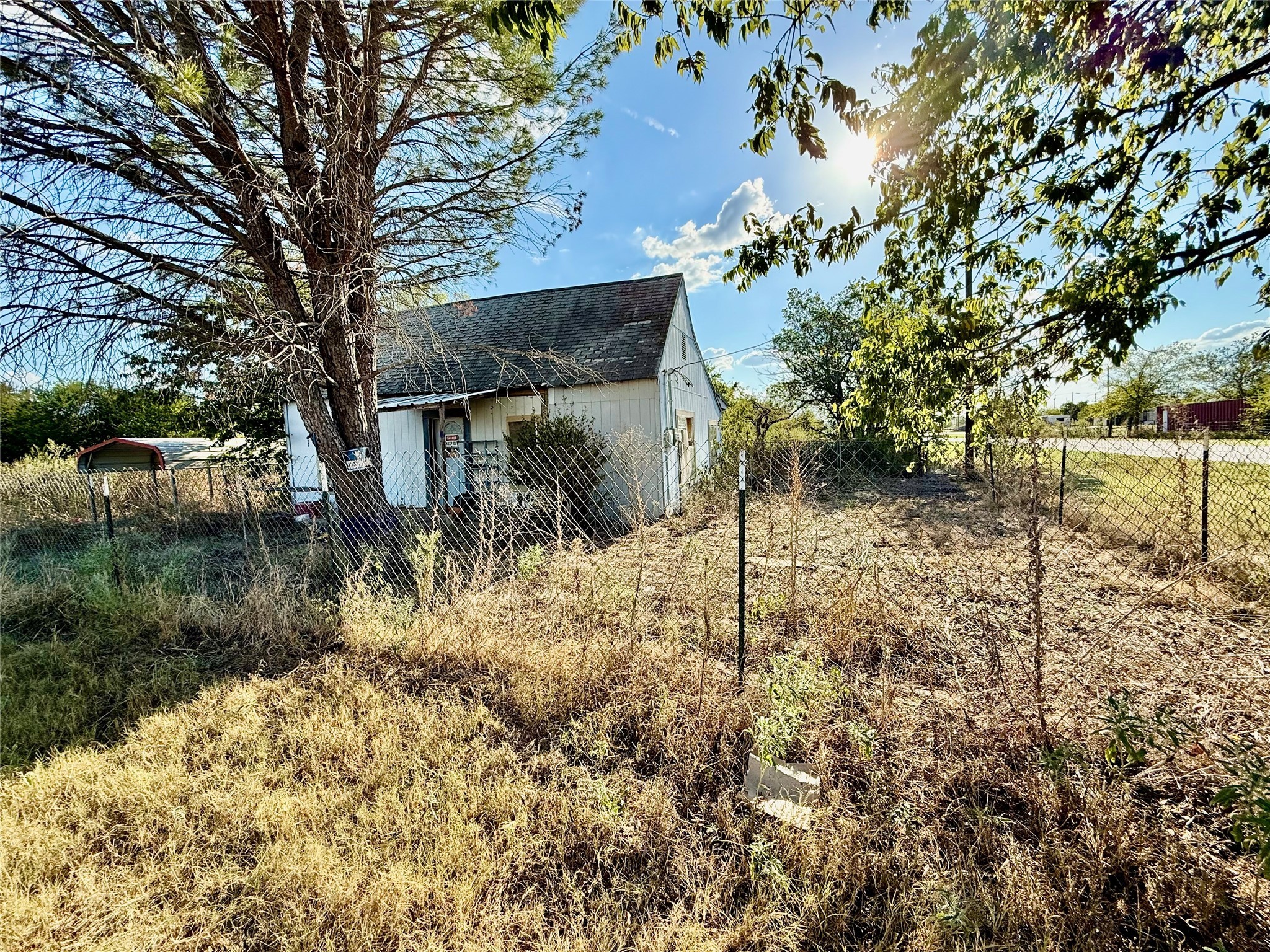 Property photo 02 of 211 Cherry Street, Millsap, TX 76066 | MLS #21084469