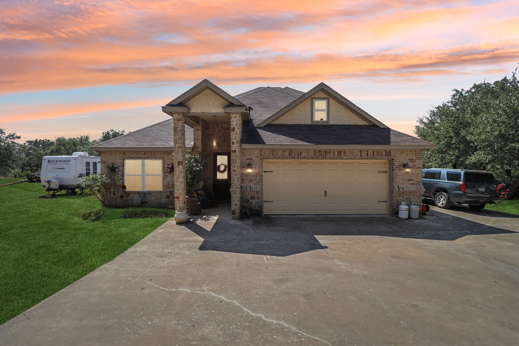 Property photo 03 of 1203 Pala Dura Court, Granbury, TX 76048 | MLS #21084767