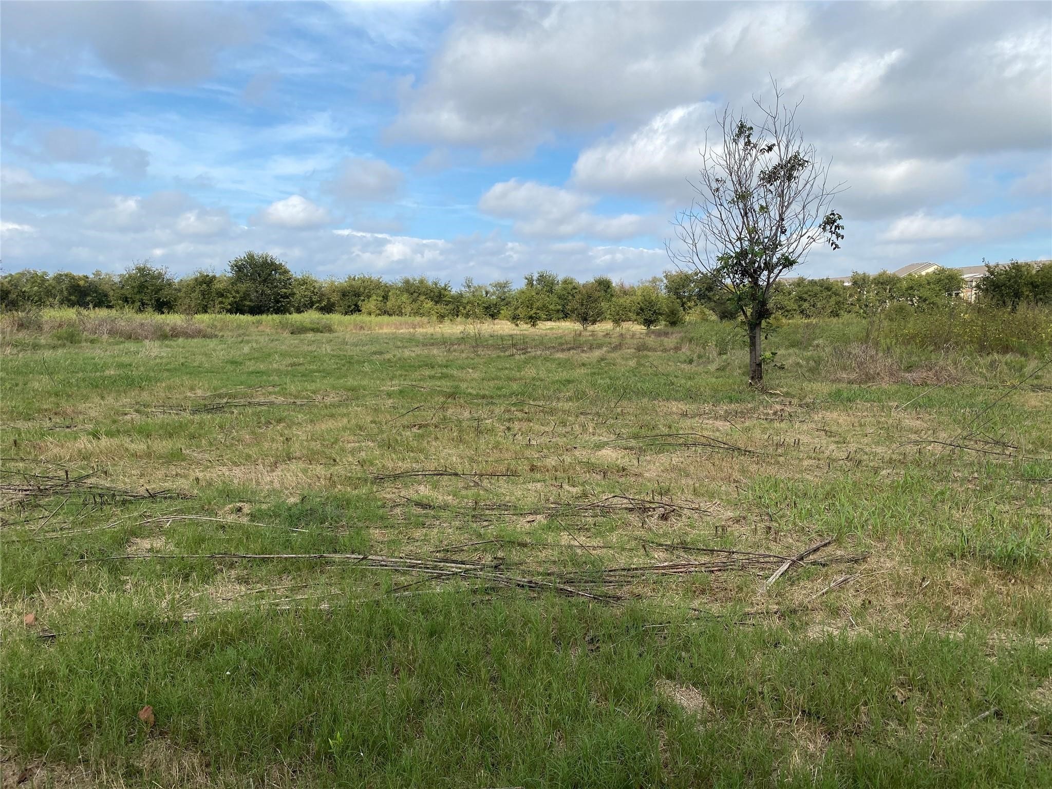 Property photo 04 of 718 Ender Road, Waco, TX 76706 | MLS #21085640