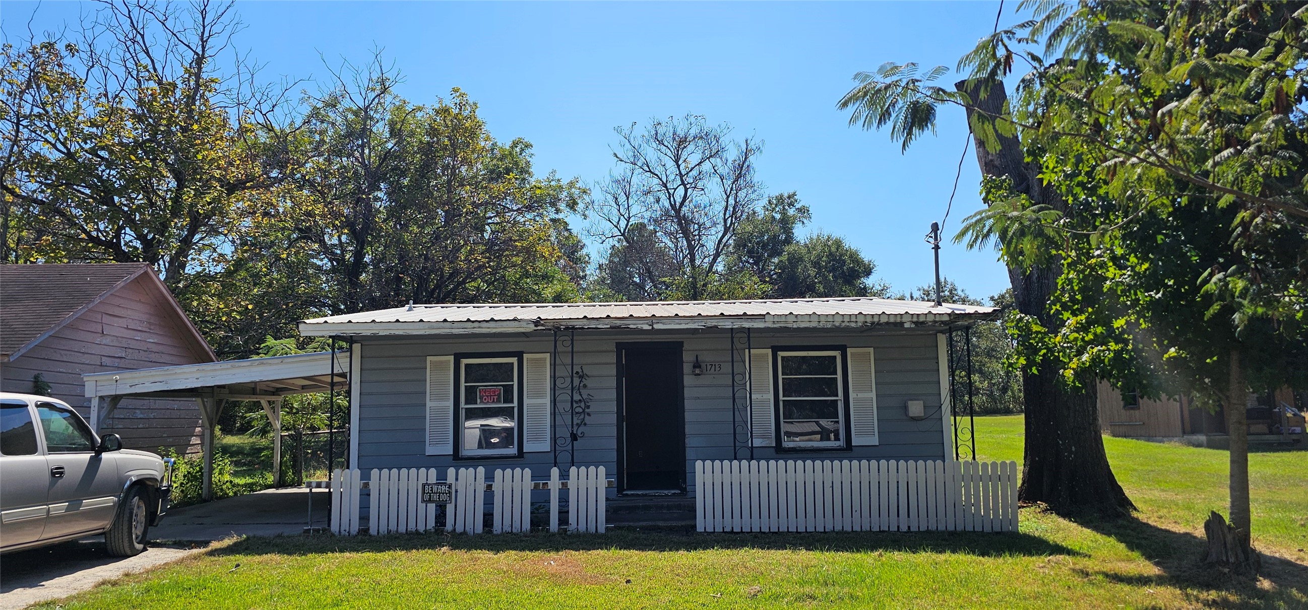 Property photo 04 of 1713 W Frank Street, Grand Saline, TX 75140 | MLS #21086983