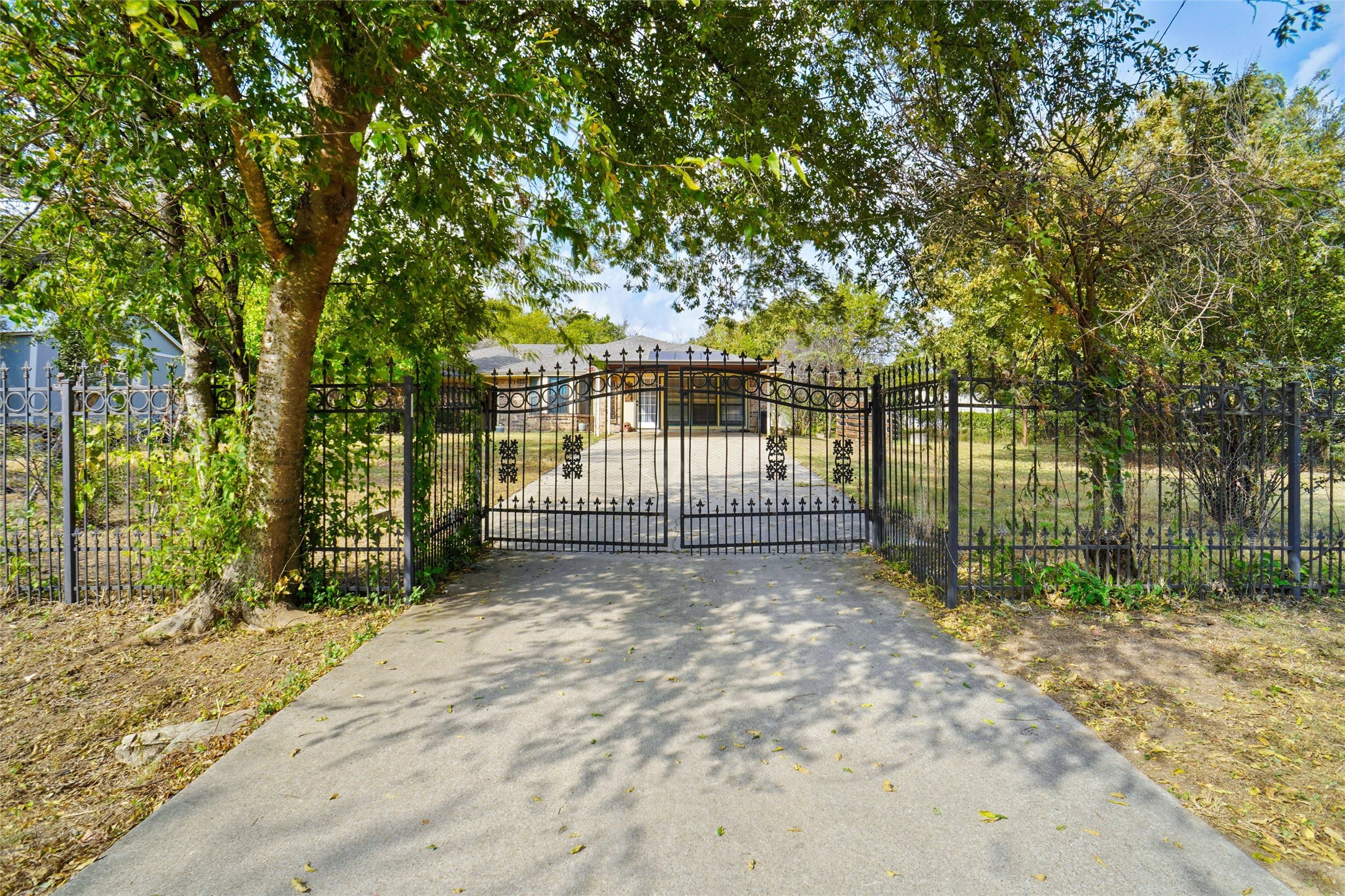 1312 Robyn Road, Azle, TX, 76020