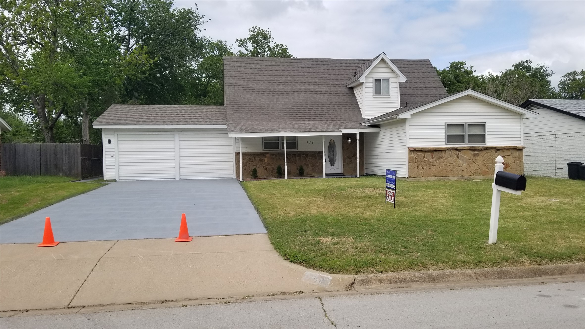 758 Briarwood Lane, Hurst, TX, 76053