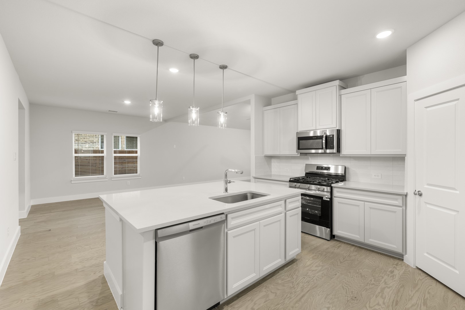 1917 Sapphire Run, Mesquite, TX, 75181