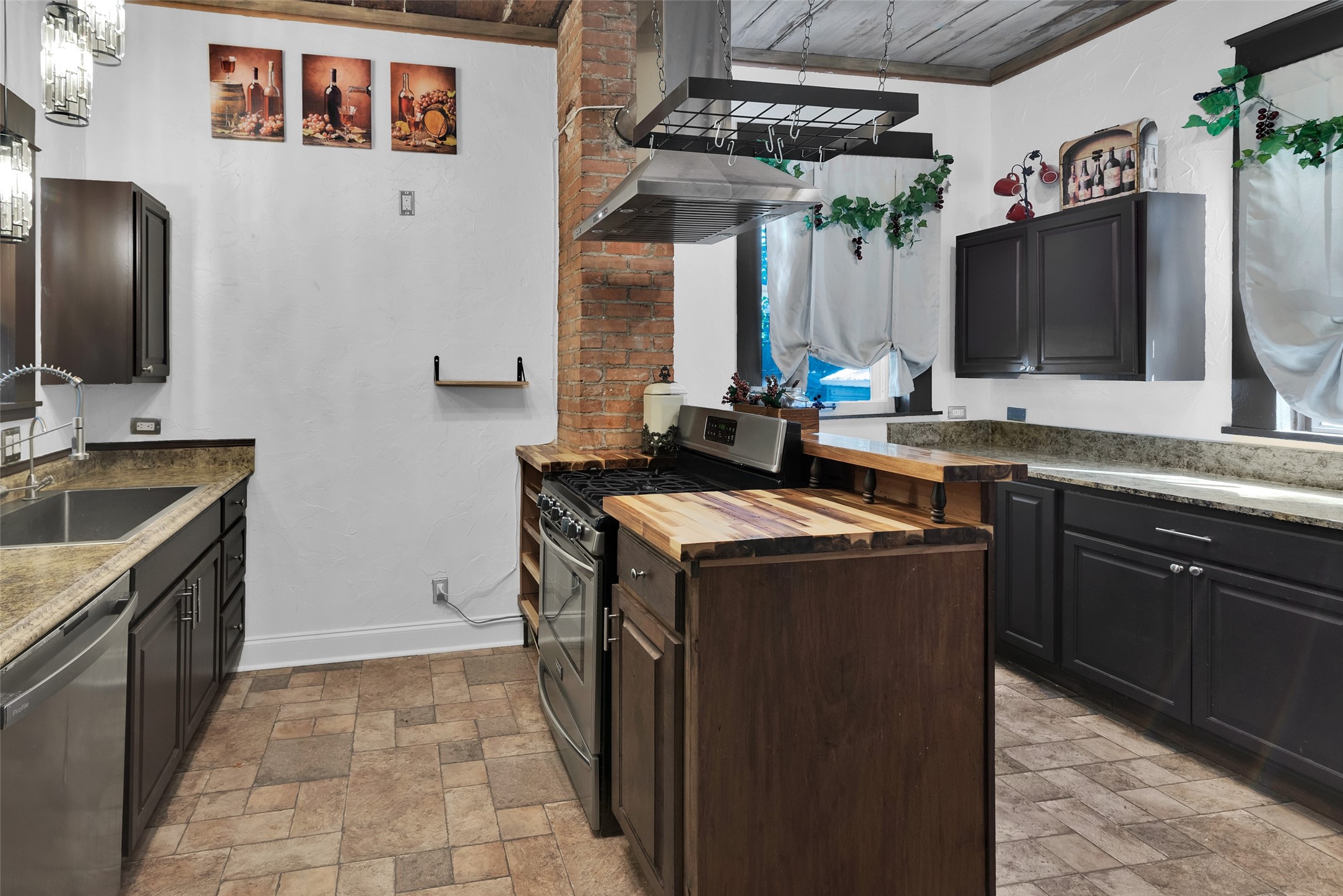 1111 W Sears Street, Denison, TX, 75020